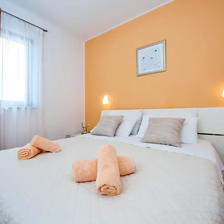 Guest house And Camaiore Rovinj