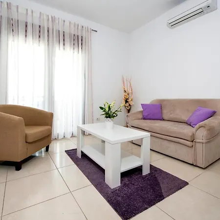 Guest house And Camaiore 4*