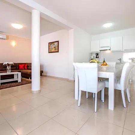 And Camaiore 4*
